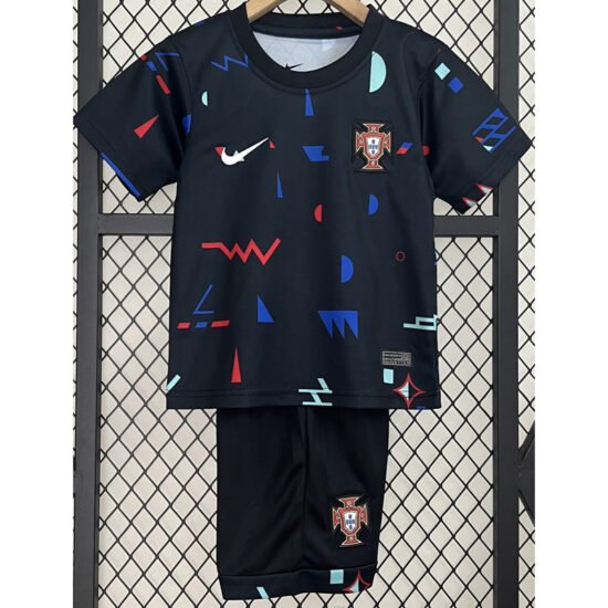 Training for Portuguese Black Boys, 24-25